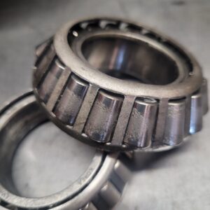 Contact pattern verification during Dana 35 rear differential setup on Jeep Wrangler JL