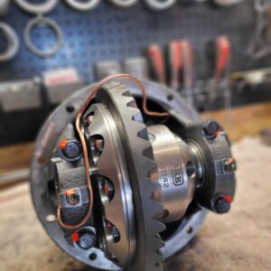 Completed ARB RD142 Air Locker installation in Land Cruiser 80 LX450 rear differential