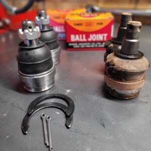 Front suspension bushing and ball joint service on Land Cruiser 100