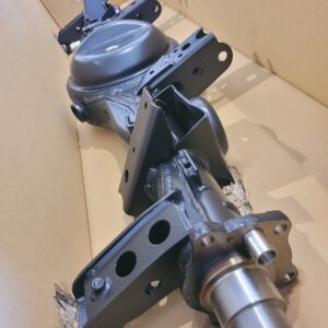 New rear axle housing installed on Toyota Land Cruiser 80
